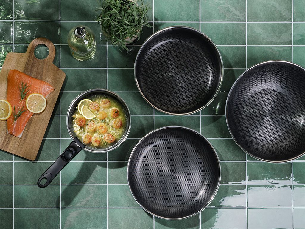 SAUS GRYTE MED AVTAGBART HÅNDTAK 18CM SETT - 6