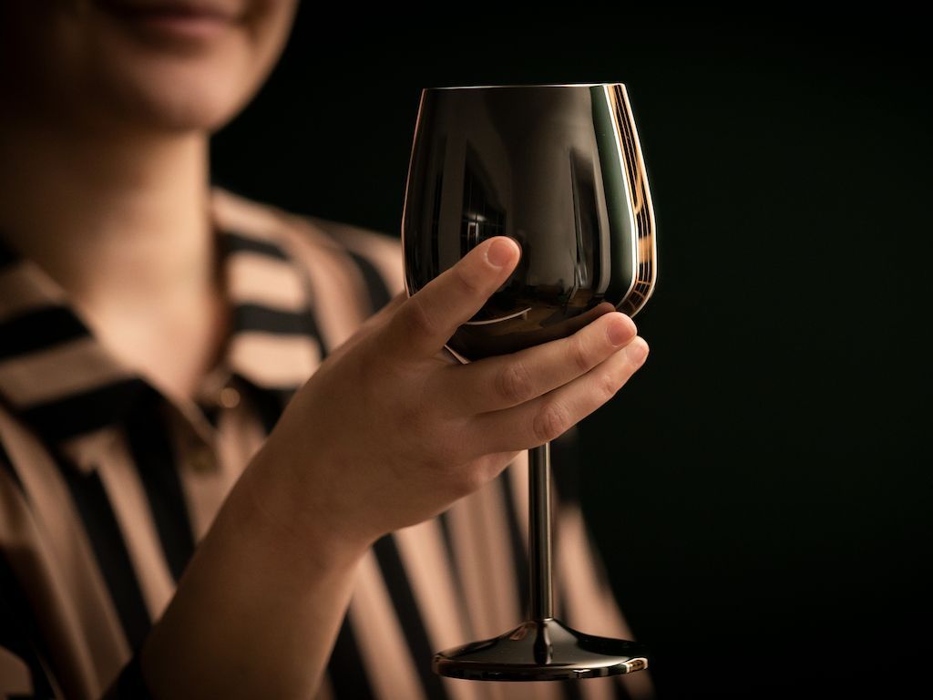 VINGLASS AV RUSTFRITT STÅL - 3